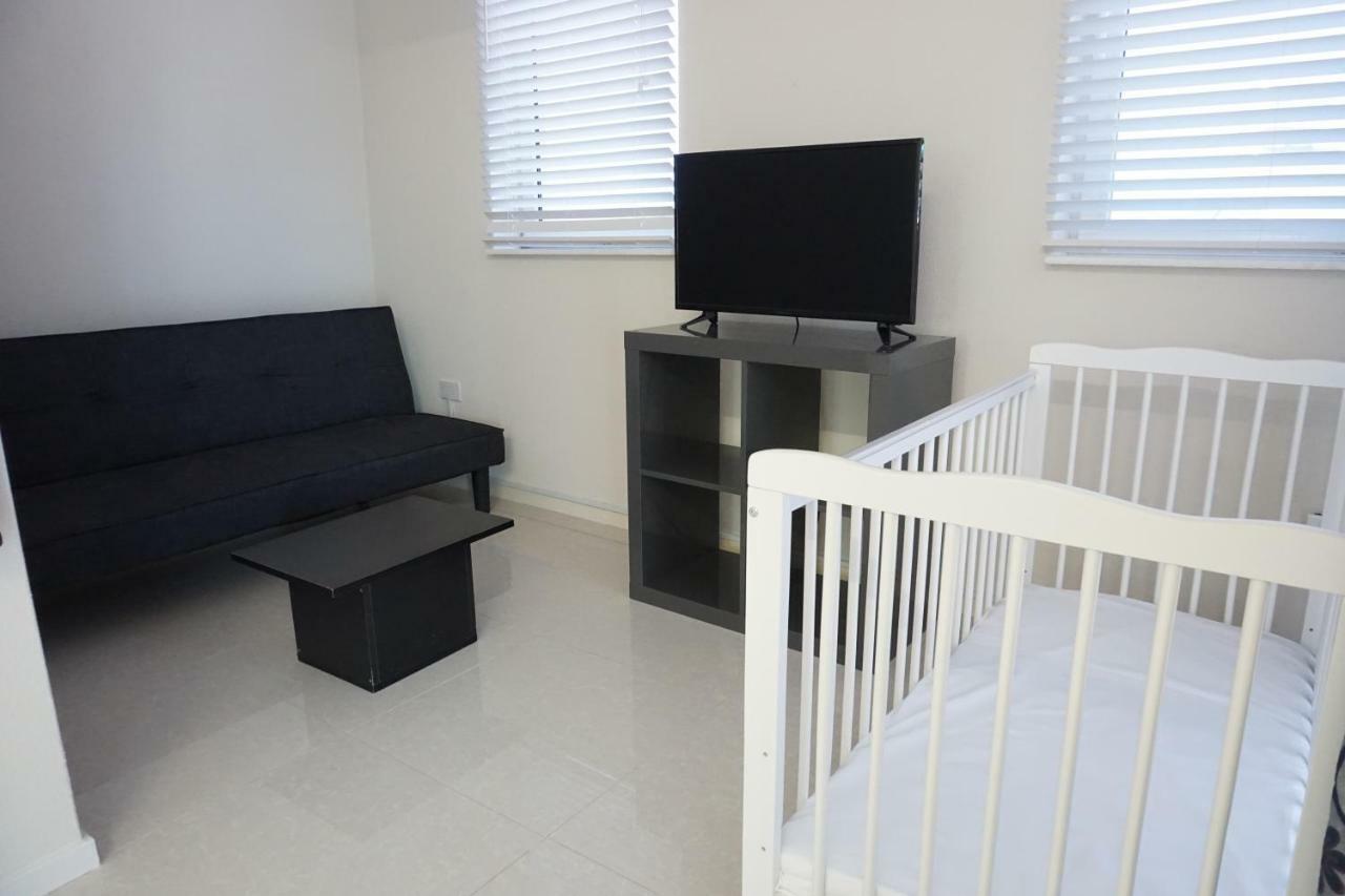 Self Contained Apartment With Private Kitchen Higher Heights, Barbados 크리스트 처치 외부 사진