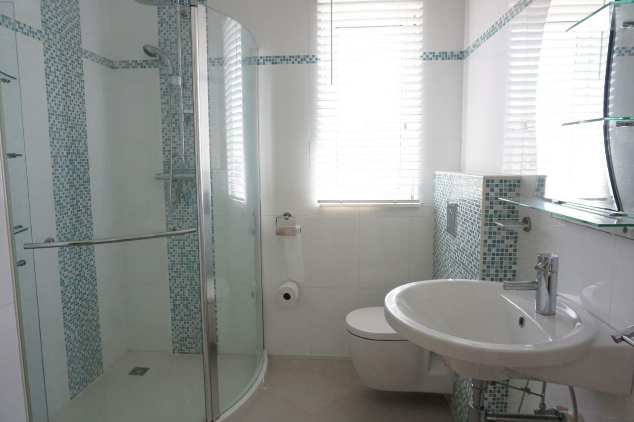 Self Contained Apartment With Private Kitchen Higher Heights, Barbados 크리스트 처치 외부 사진