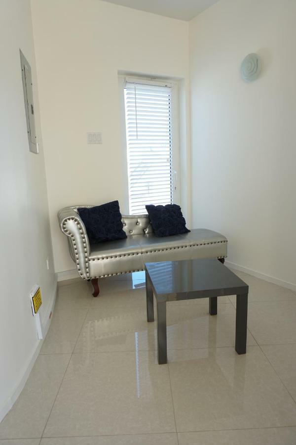 Self Contained Apartment With Private Kitchen Higher Heights, Barbados 크리스트 처치 외부 사진