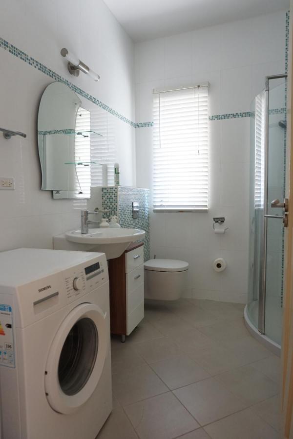 Self Contained Apartment With Private Kitchen Higher Heights, Barbados 크리스트 처치 외부 사진